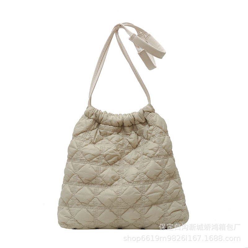 South Korea New Rhombus Bucket Bag 2023 Fashion Pleated Cloud Bag Down Shoulder Crossbody Shopping Big Bag - Image 1
