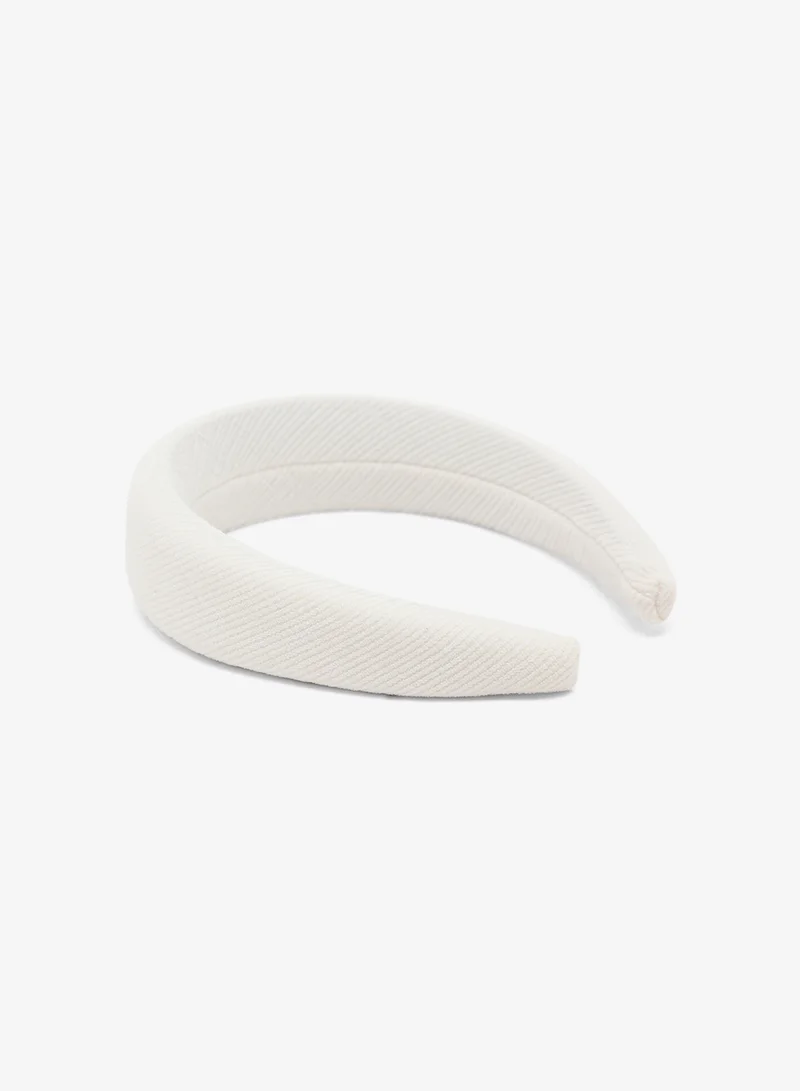 خزانة أطواق شعر من جلد الغزال