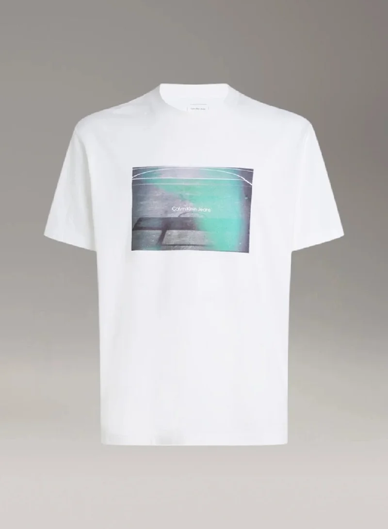 كالفن كلاين جينز تيشرت بقصة مريحة مزين بطبعة رسومات