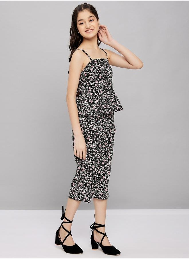 Stylo Bug All Over Print Square Neck Top and Cropped Pants Set by Styli  - Image 4