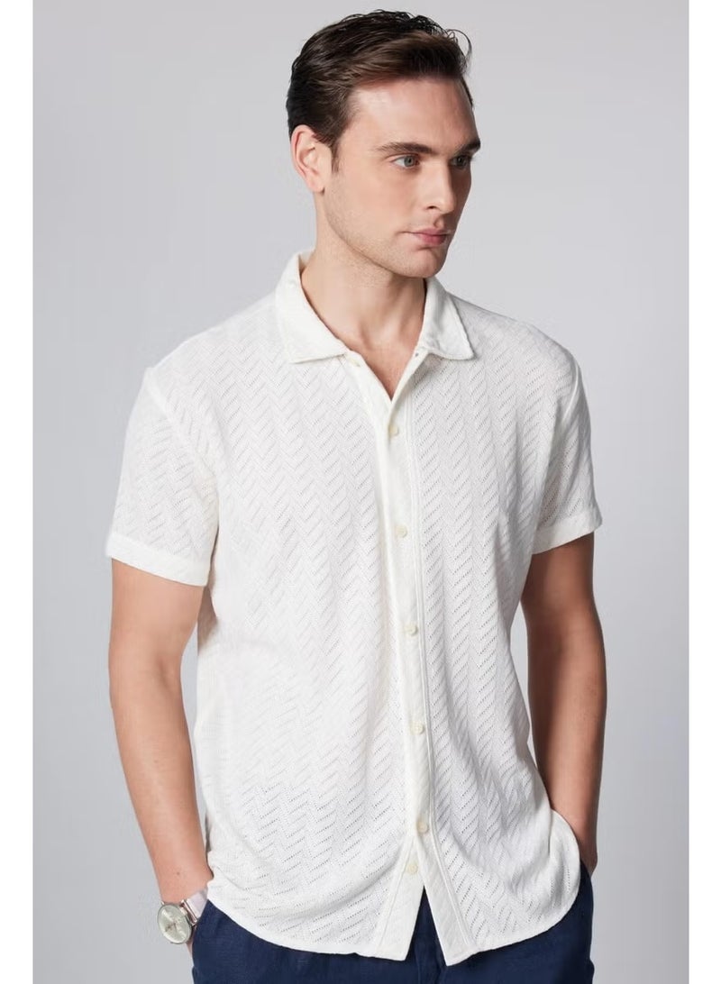Tudors Slim Fit Slim Fit Short Sleeve Breathable Knitted Texture Dobby Patterned Summer White Men's Shirt - Image 3