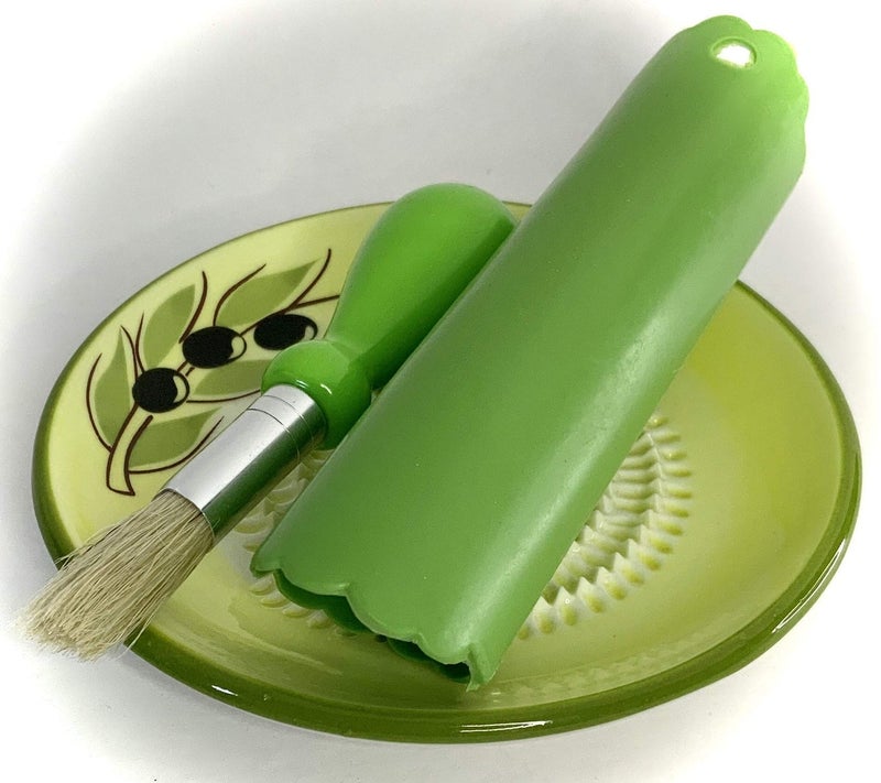 BonCera, All-in-one premium Ceramic Garlic Grater Plate 4-Piece Set - Yellow Olive Design, Classic Style - For Garlic, Ginger, Chocolate, and more! - Comes with 5.25" Plate, Peeler, Brush, and Stand - Image 3