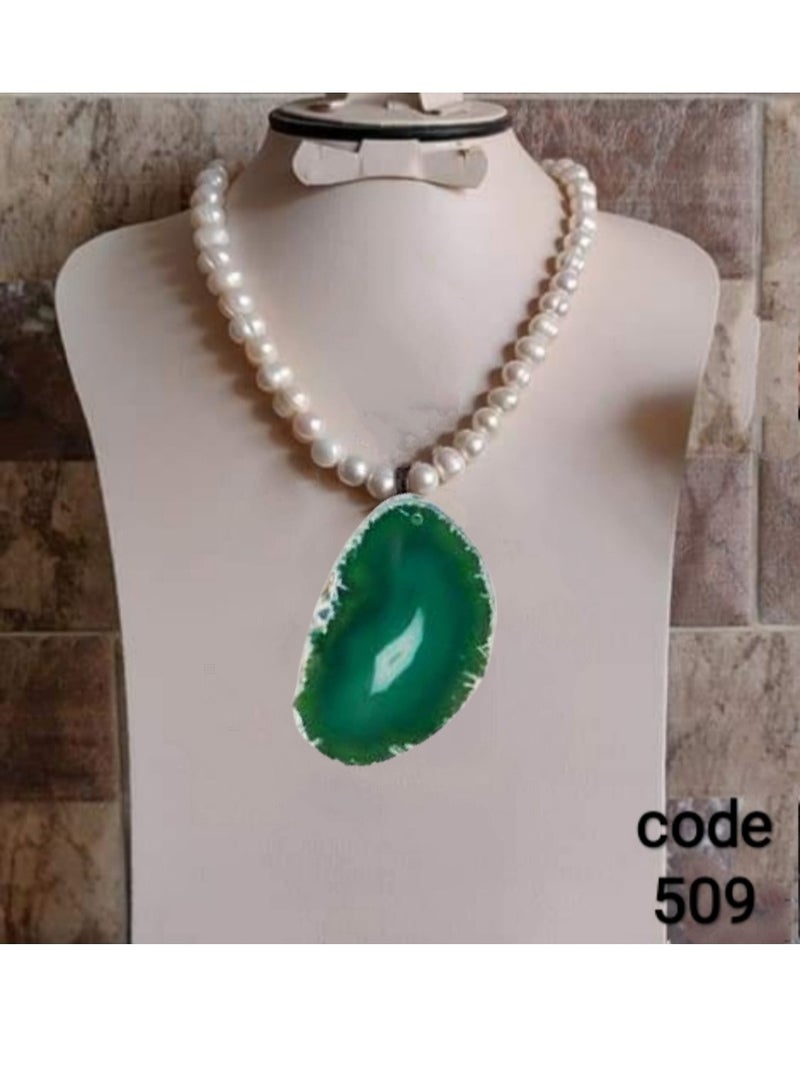 R&R A women's necklace of natural pearls. A necklace of natural agate - Image 2