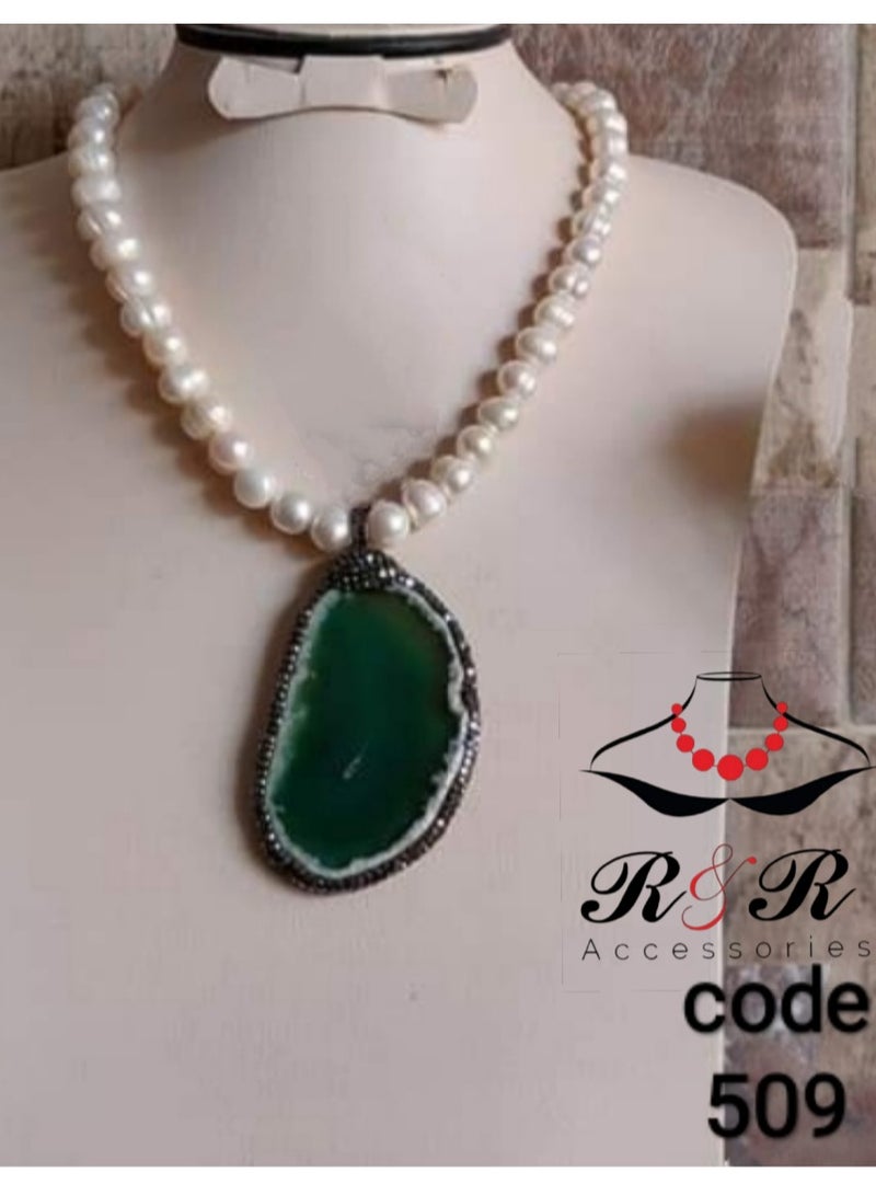 R&R A women's necklace of natural pearls. A necklace of natural agate - Image 1