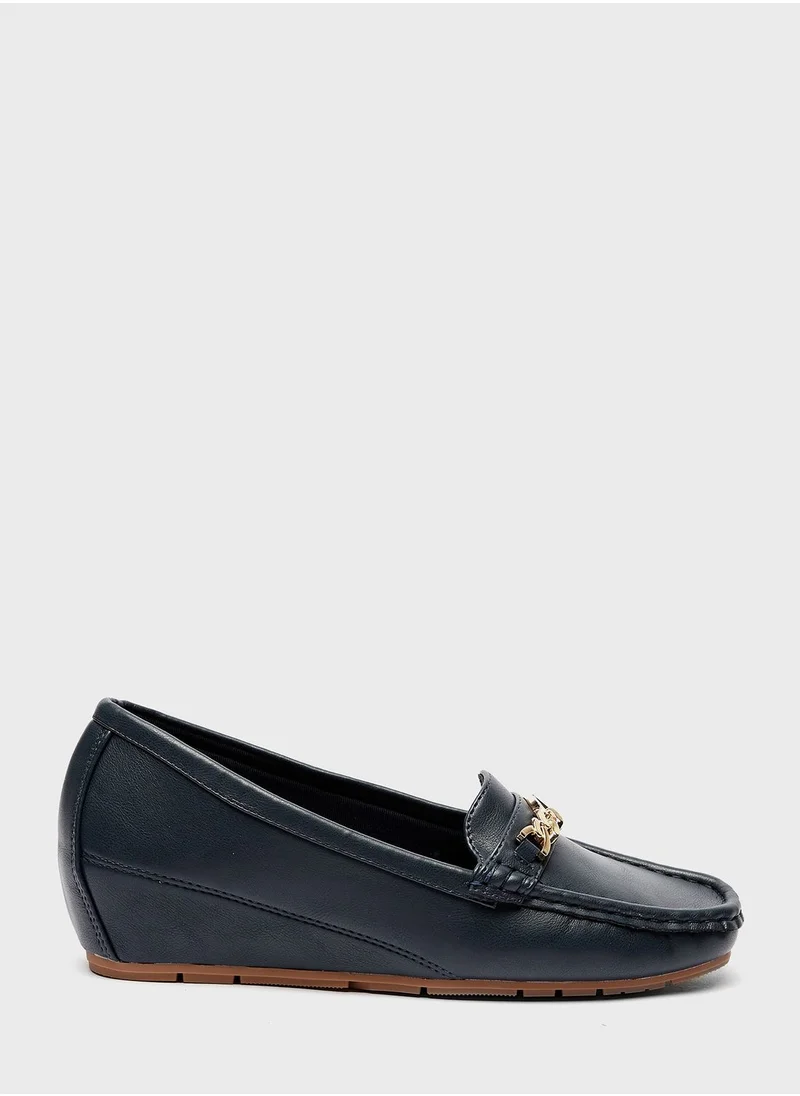 Le Confort Curve Toe Moccasins