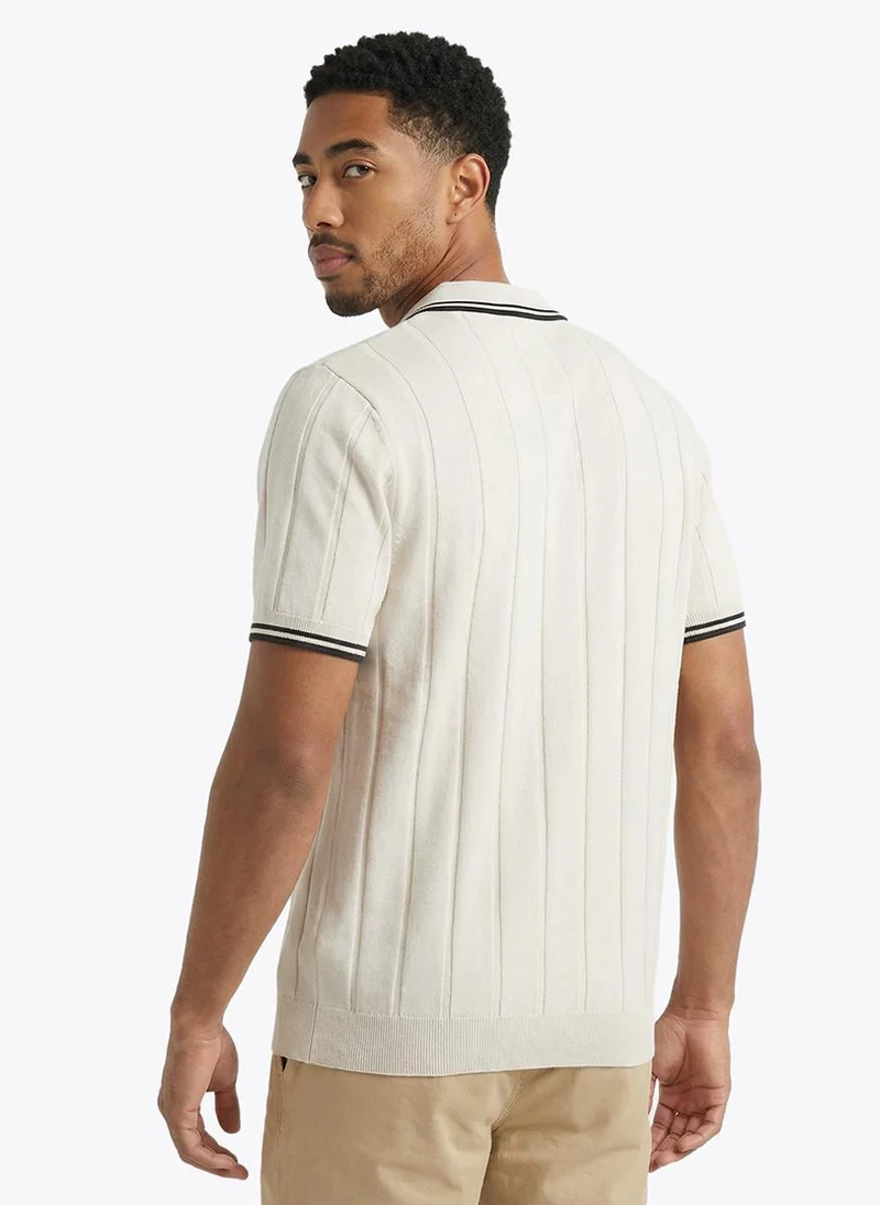 Nautica Men Regular Fit Short Sleeve Polo Shirt for Smart-Casual Wear-White