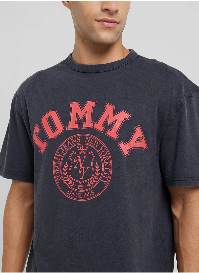 TOMMY JEANS Graphic Crew Neck T-Shirt
