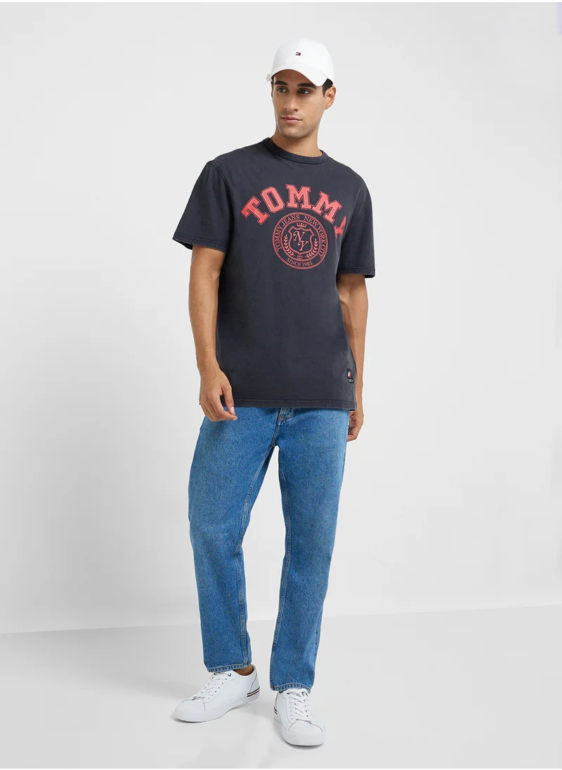 TOMMY JEANS Graphic Crew Neck T-Shirt