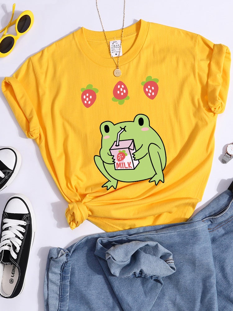 Green Frog Who Loves Strawberry Flavor Milk T-Shirt Women'S Sports Summer T-Shirt Street Trend - Image 1