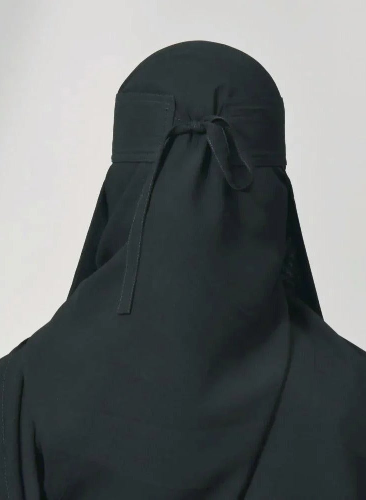 One short elastic niqab with tie closure