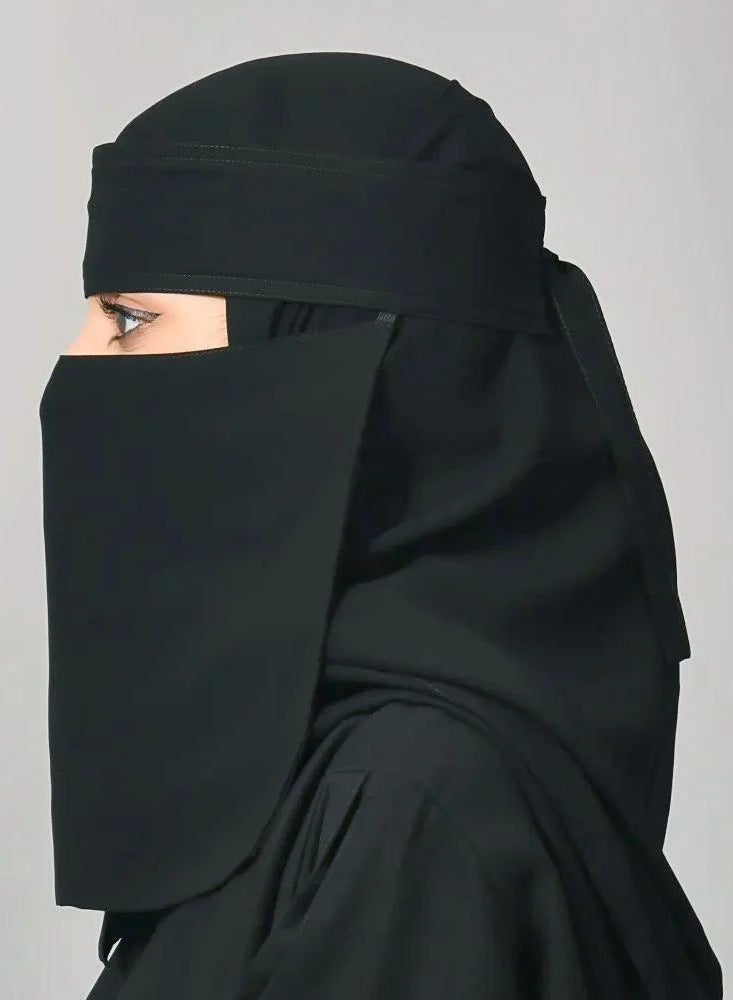 One short elastic niqab with tie closure
