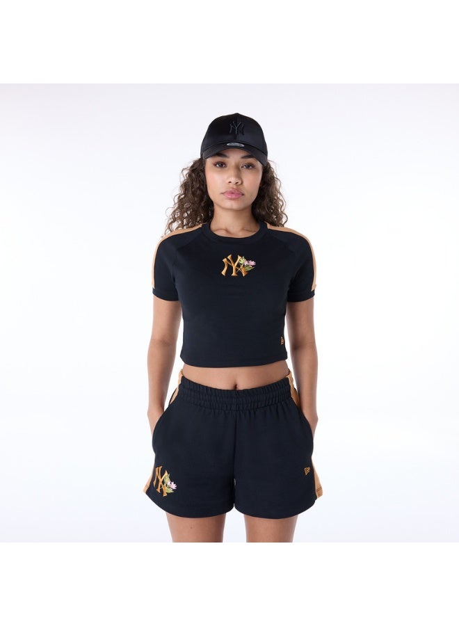 NEW ERA WMNS MLB FLORAL CROP TEE NEYYAN  BLK - Image 2