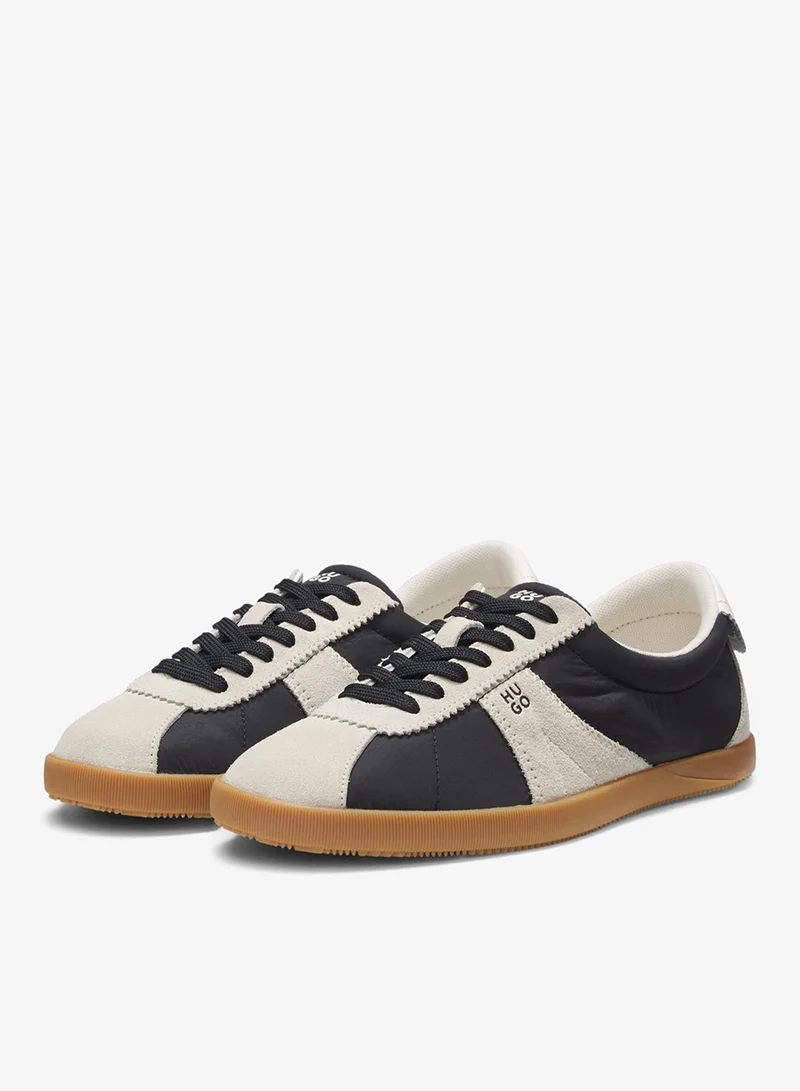 Low-top sneakers with suede trims