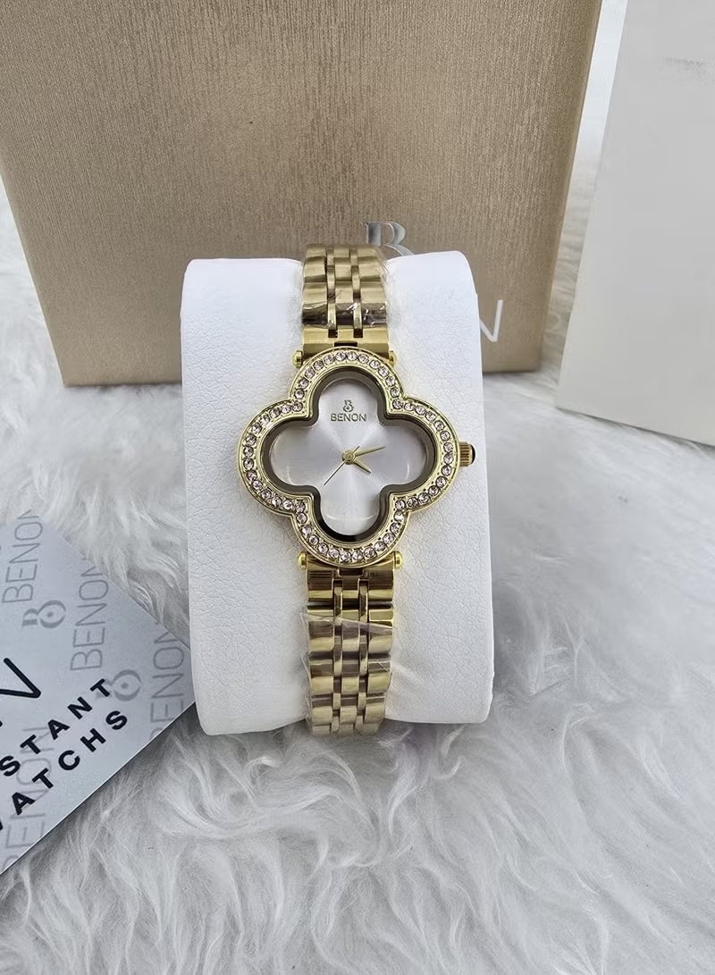 Elegant women's stainless steel watch in a Van Cleef design, water-resistant and high quality - gold bracelet with a white dial