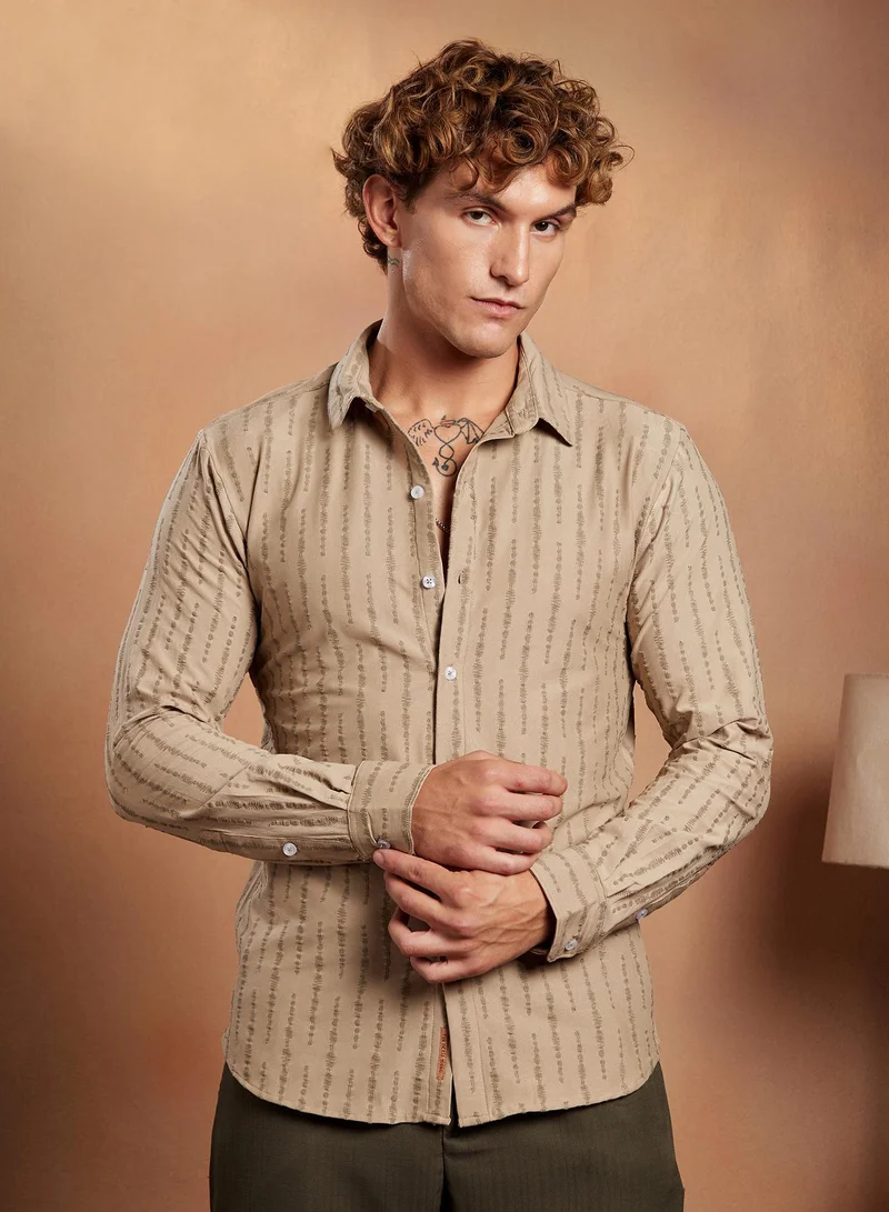 Campus Sutra Campus Sutra Men's Sand Beige Tassel-Weave Shirt For Casual Wear | Spread Collar | Long Cuffed Sleeves | Button Closure | Shirt Crafted With Comfort Fit For Everyday Wear