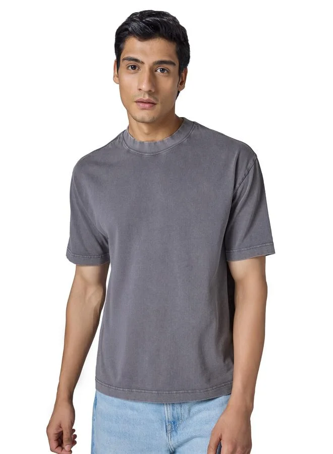 اكس واي اكس اكس تيشيرت قطني رمادي مُغسول بحمض