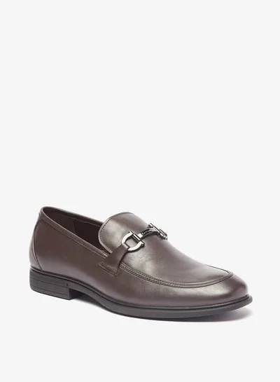 لو كونفورت Men Textured Slip-On Loafers with Metal Accent