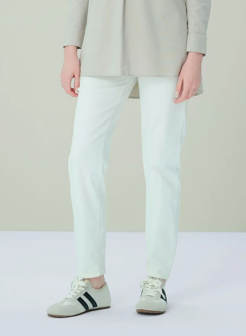 Giordano  Women’s High-Waist Twill Regular Tapered Fit Pant for Women | Best Price UAE