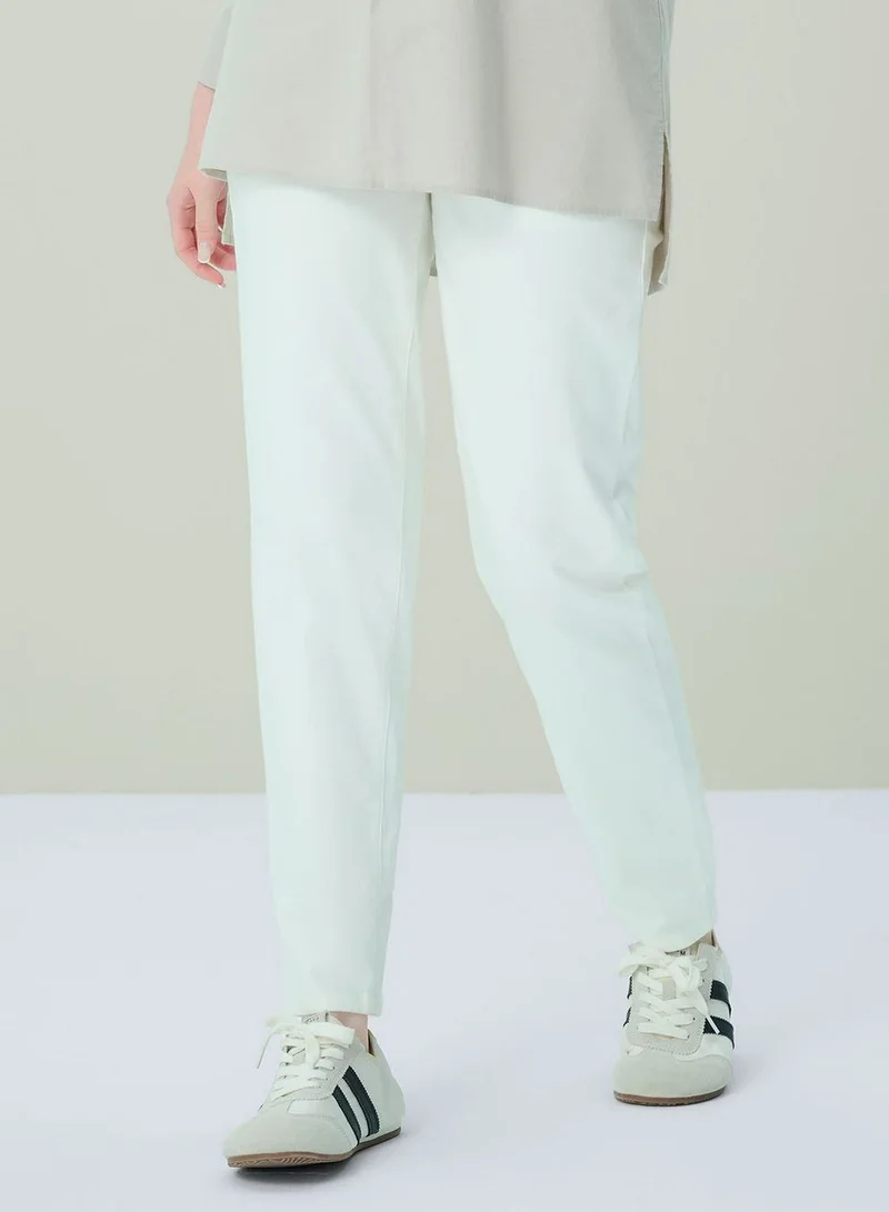 Giordano  Women’s High-Waist Twill Regular Tapered Fit Pant for Women | Best Price UAE