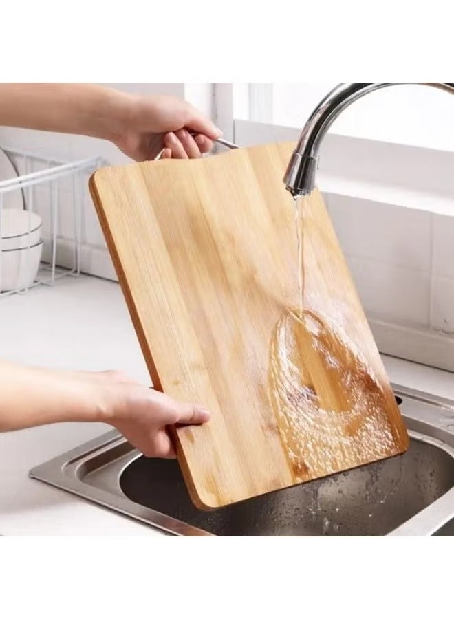 لوح تقطيع خشبي فاخر من للمطبخ – متين وصديق للسكاكين بمقبض – مضاد للبكتيريا وصديق للبيئة لتقطيع اللحوم والخضروات والفواكه والجبن - Image 2