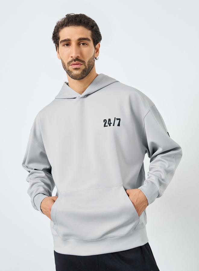 ستايلي هودي رمادي واسع بطبعة خلفية - Image 3