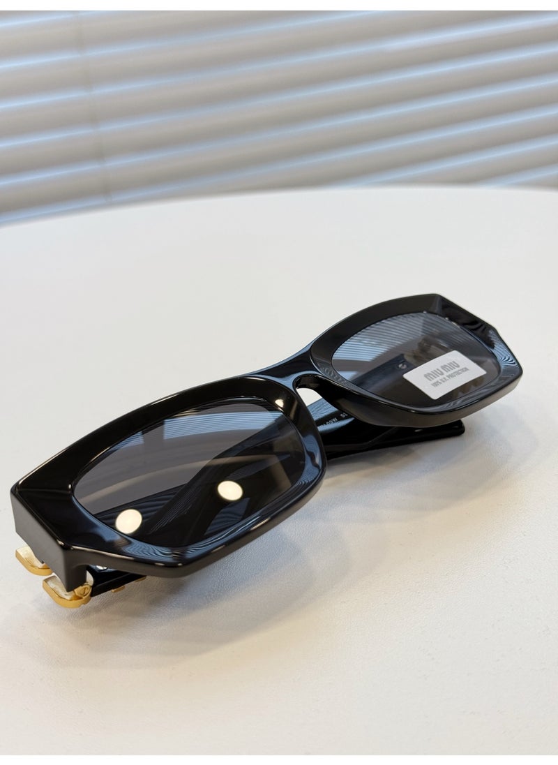 Miu Miu Eyewear Series MIU～MIU Letter Light Cat-Eye Sunglasses  - Image 4