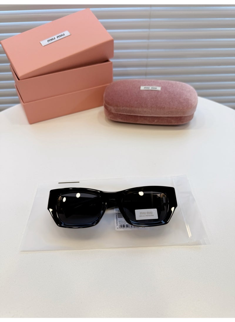 Miu Miu Eyewear Series MIU～MIU Letter Light Cat-Eye Sunglasses  - Image 5