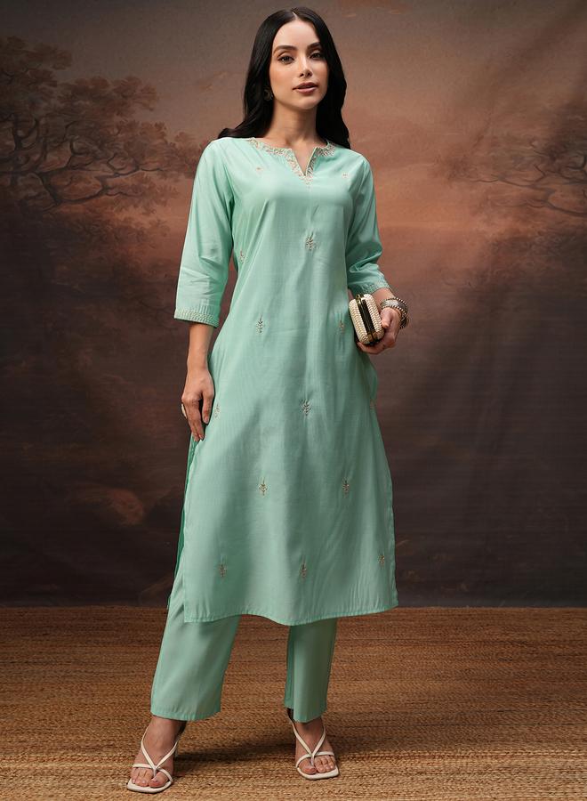 فيشود طقم فيشود تونيك مطرز بياقة مشقوقة وبنطلون - Image 2