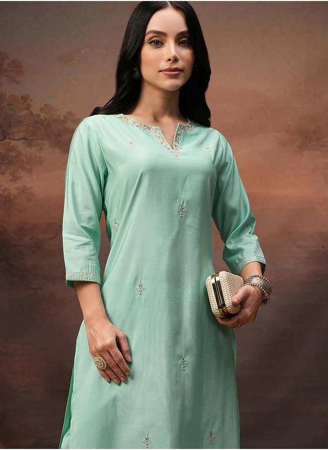 فيشود Vishudh Embroidered Notch Neck Tunic and Trousers Co-Ords