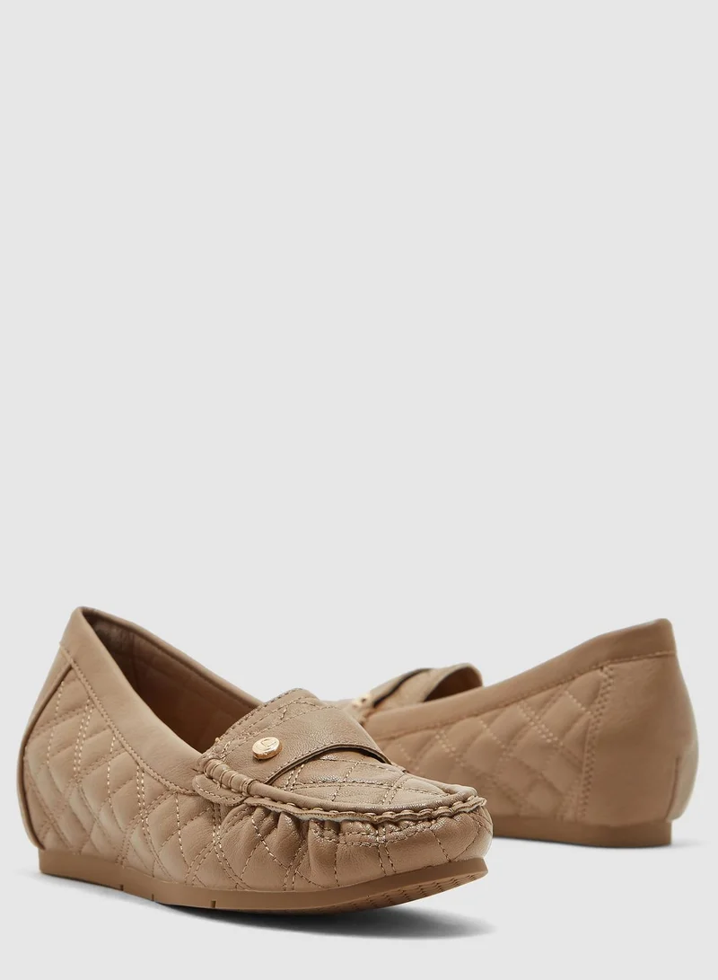 Le Confort Stud Detail Wedge Pump