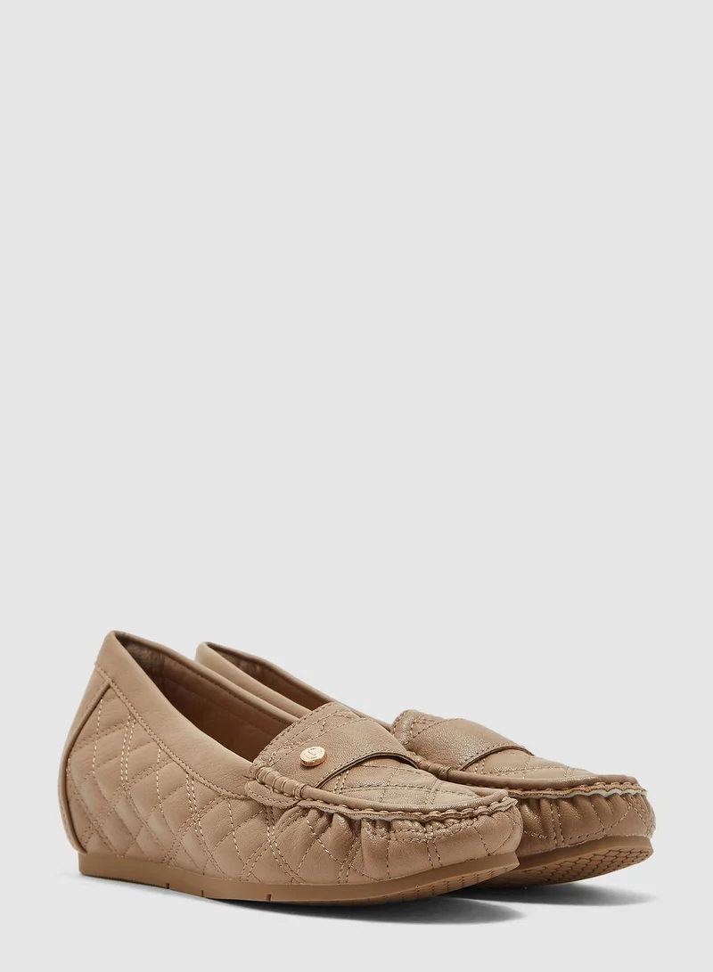 Le Confort Stud Detail Wedge Pump