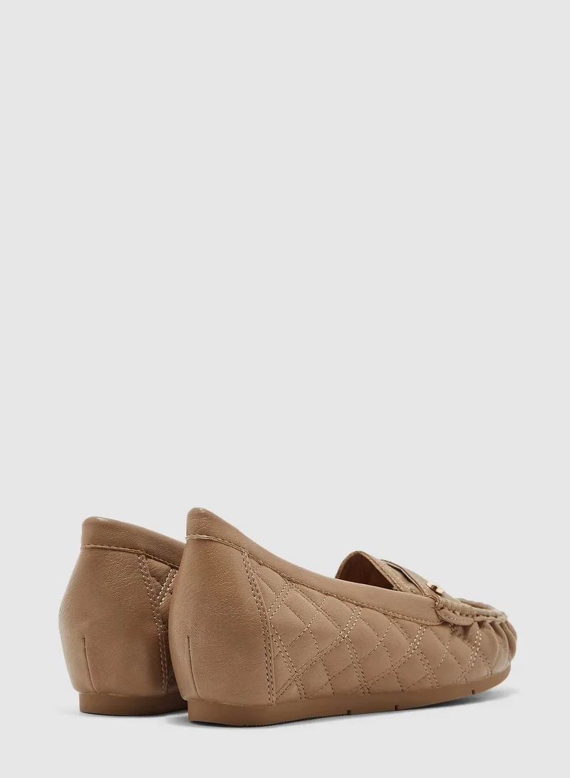 Le Confort Stud Detail Wedge Pump