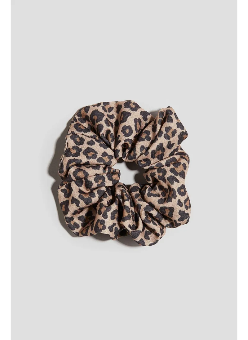 اتش اند ام Patterned scrunchie