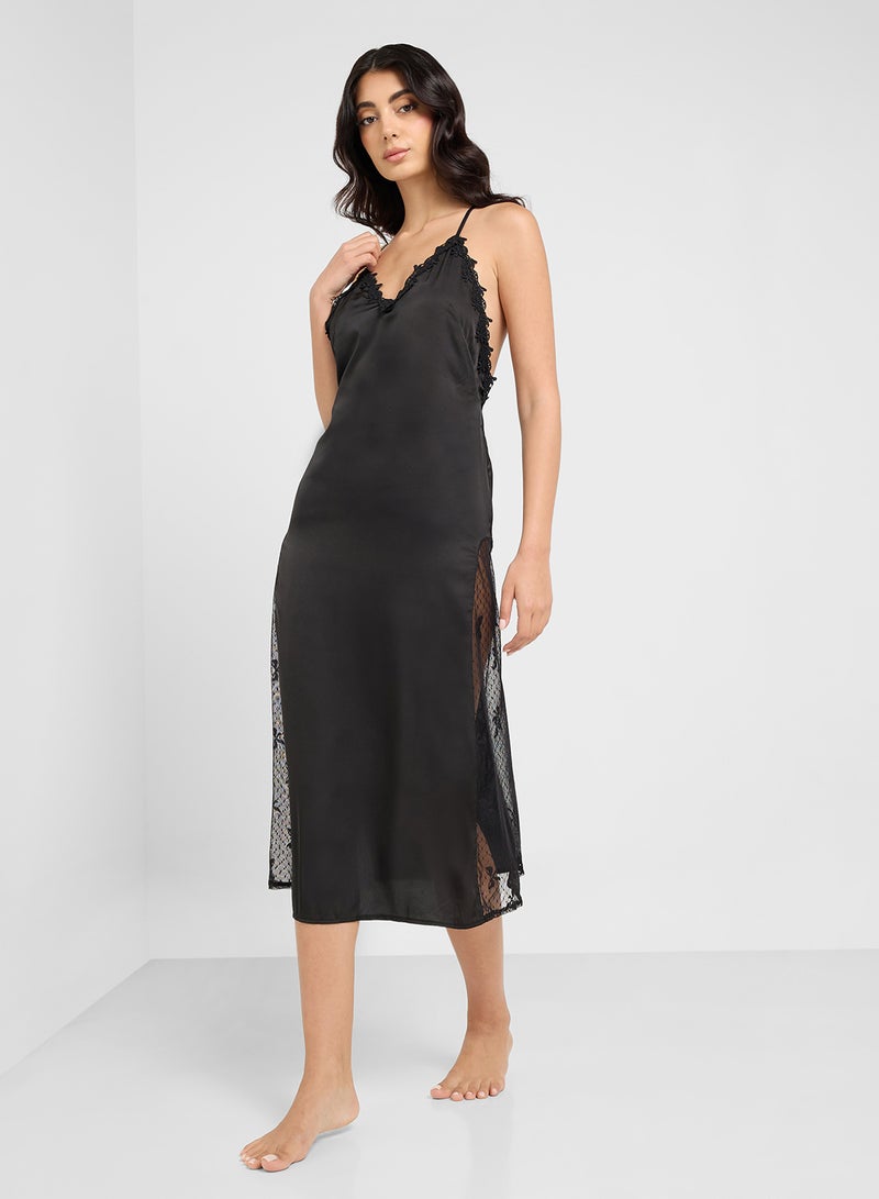 ايلا فستان سهرة ساتان مزين بالدانتيل - Image 1