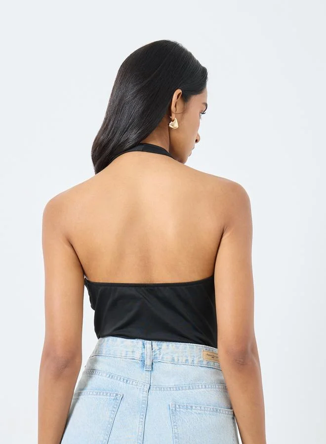 تايك تو بودي سوت سادة بياقة هولتر