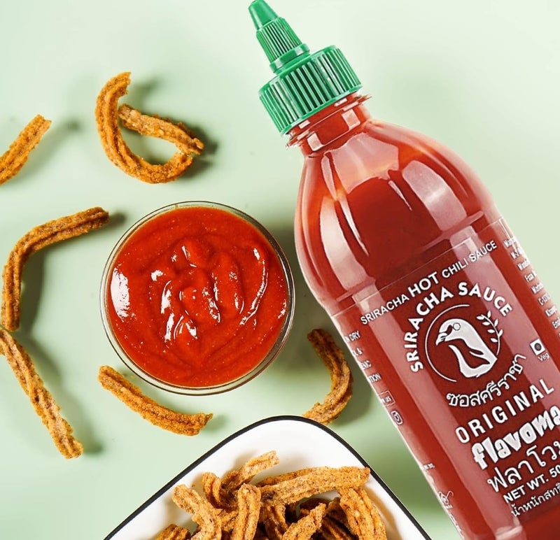 Flavoma Sriracha Hot Chilli Sauce, 500gm [Thai Cuisine | Versatile Sauce | Use as Ingredient or Condiment | Tangy Garlic Chilli Flavor] - Image 2