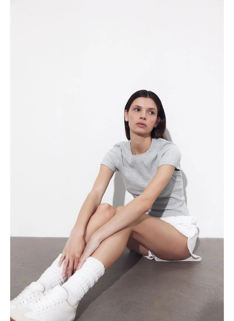 H&M Fitted T-shirt
