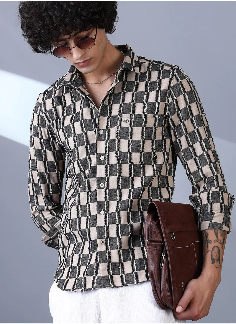 كامبوس سوترا Campus Sutra Men's Charcoal Black & Off-White Block-Edge Shirt For Casual Wear | Spread Collar | Long Cuffed Sleeves | Button Closure | Shirt Crafted With Comfort Fit For Everyday Wear