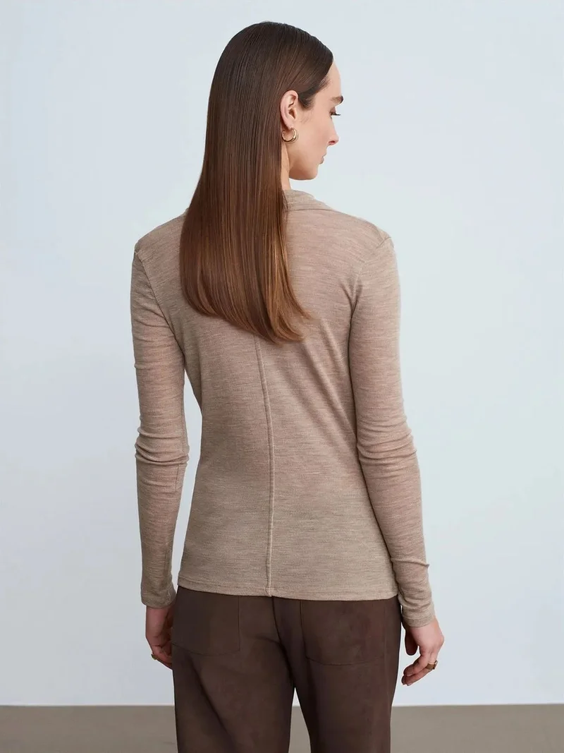 ديلفين Dilvin Slim-fit Wool Cowl Neck Blouse