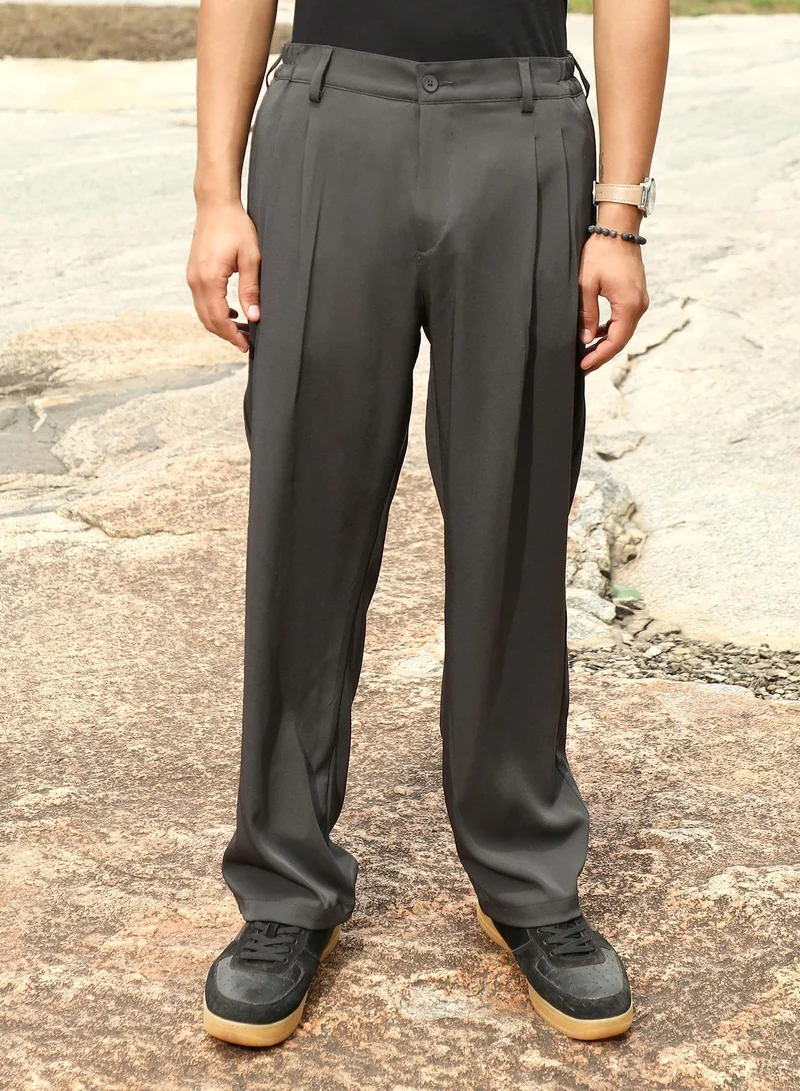 Campus Sutra Campus Sutra Men's Charcoal Grey Pleated Straight-Fit Tailoured Trousers | Mid-Rise , Straight Hem , Button Closure | Solid Plain | Polyester Blend Trousers For Formal & Office Wear