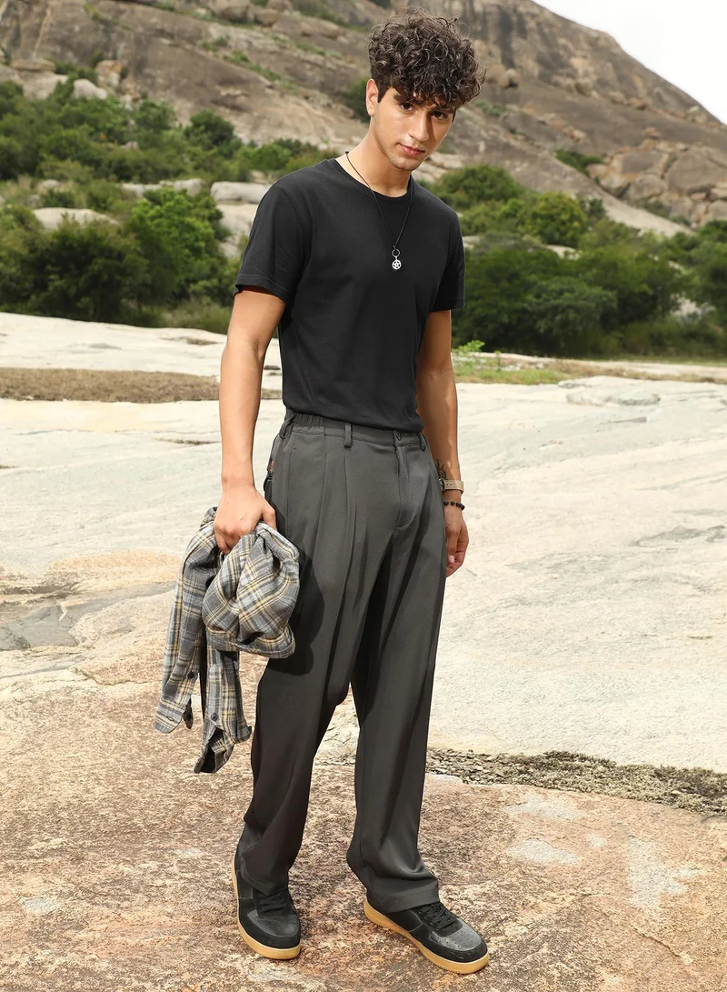 Campus Sutra Campus Sutra Men's Charcoal Grey Pleated Straight-Fit Tailoured Trousers | Mid-Rise , Straight Hem , Button Closure | Solid Plain | Polyester Blend Trousers For Formal & Office Wear
