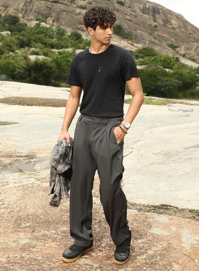 Campus Sutra Campus Sutra Men's Charcoal Grey Pleated Straight-Fit Tailoured Trousers | Mid-Rise , Straight Hem , Button Closure | Solid Plain | Polyester Blend Trousers For Formal & Office Wear
