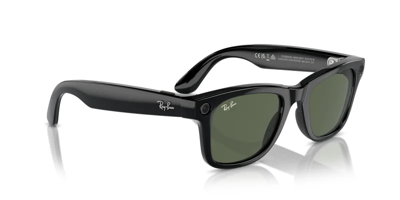 Ray-Ban wayfarers sunglasses