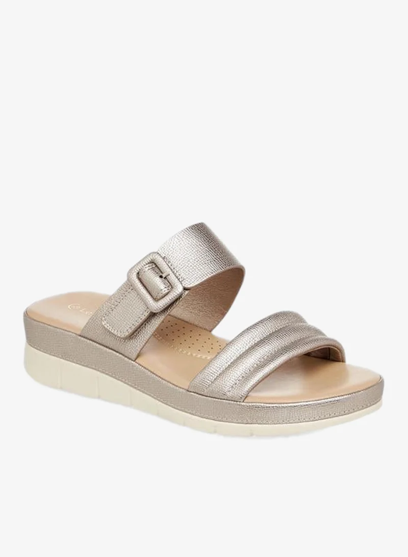 لو كونفورت صنادل نسائية بتفاصيل إبزيم