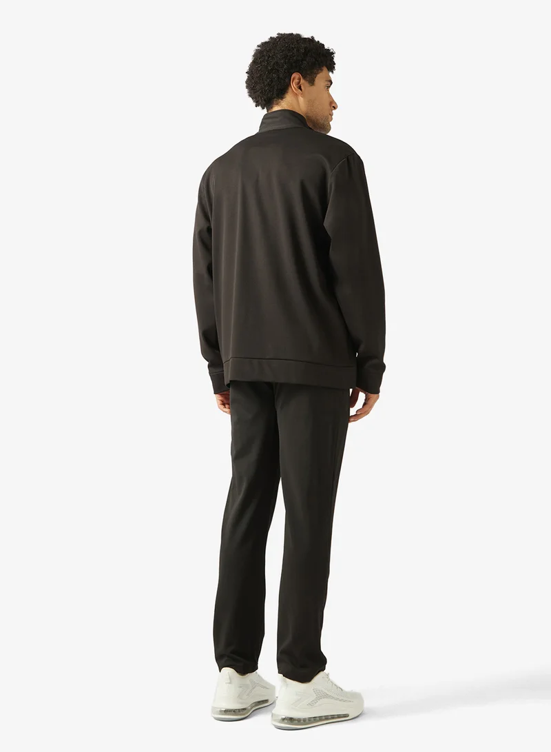 فورورد بدلات رياضية بشعار