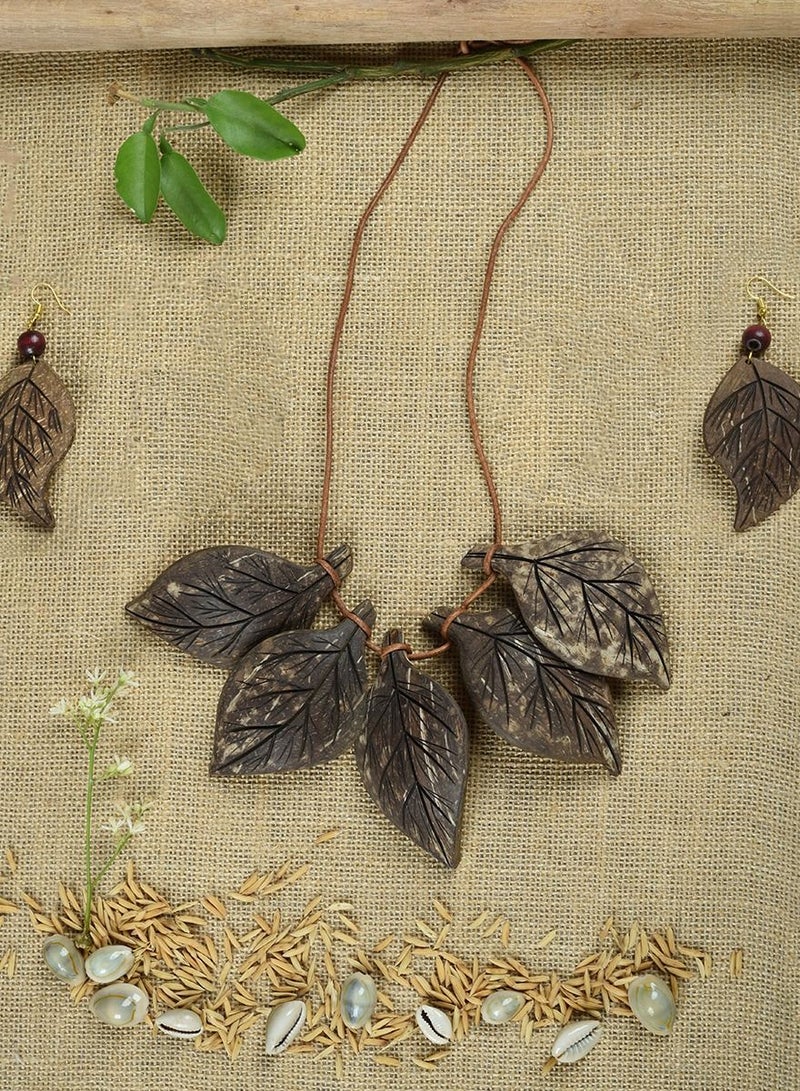 N & H Women's Coconut Shell Leaves Design Necklace with Earrings Set  - Image 3