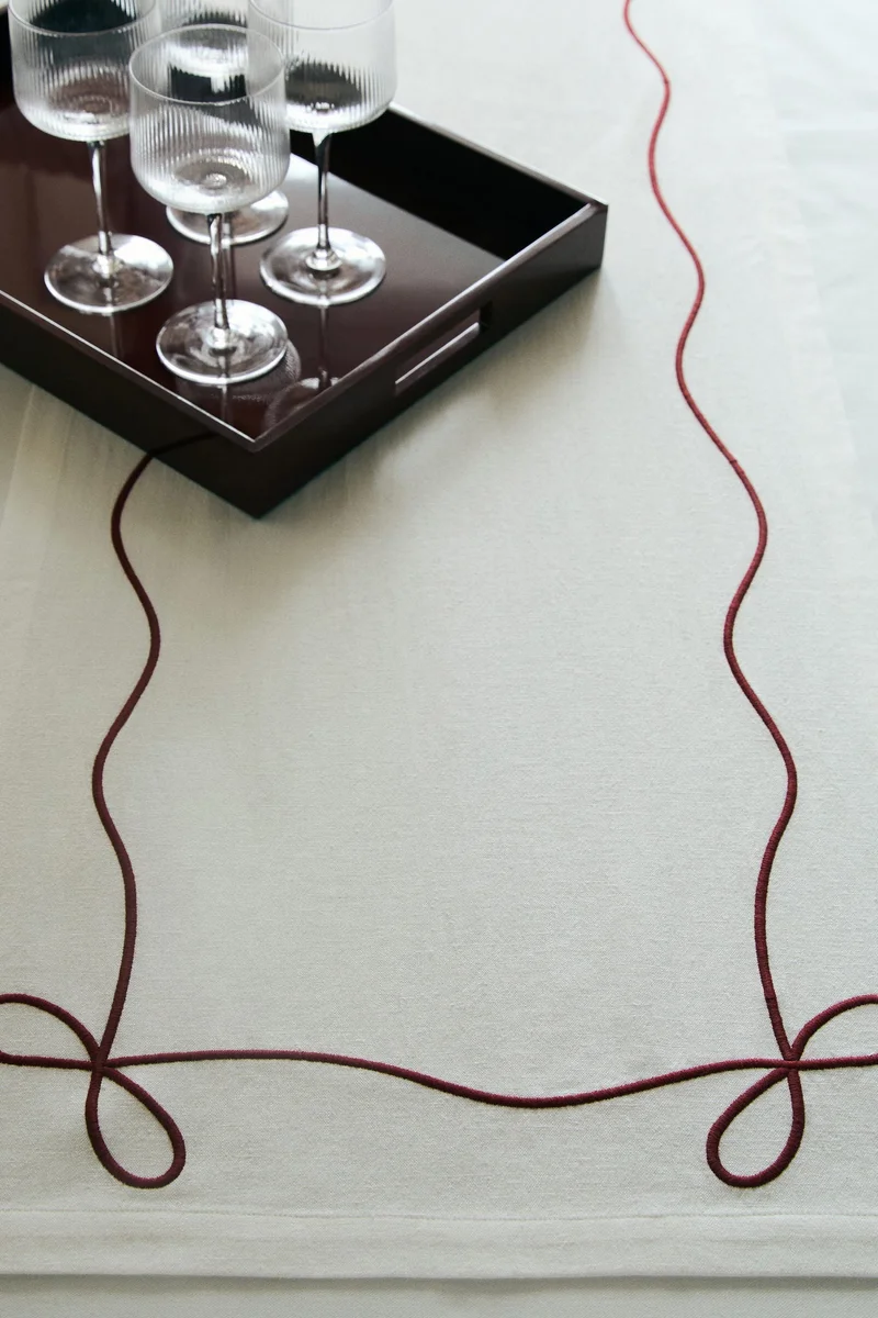 H&M Embroidered linen-blend runner