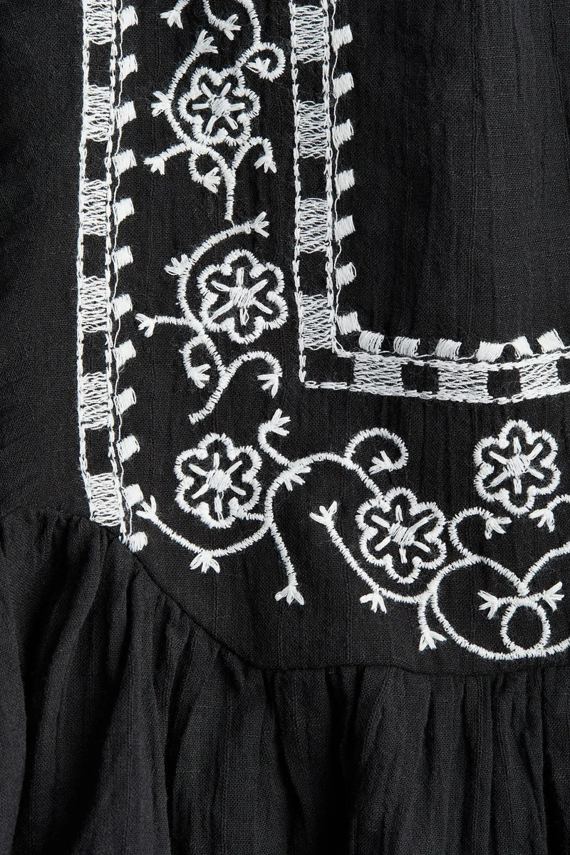 اتش اند ام بلوزة مطرزة