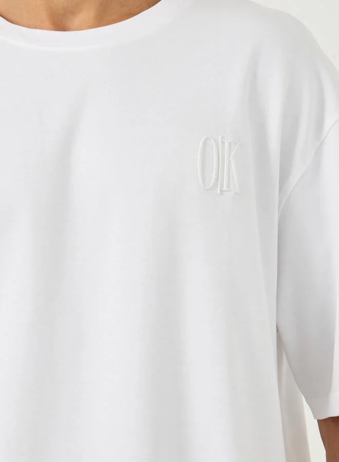 Styli Embroidered Detail Crew Neck Oversized T-Shirt
