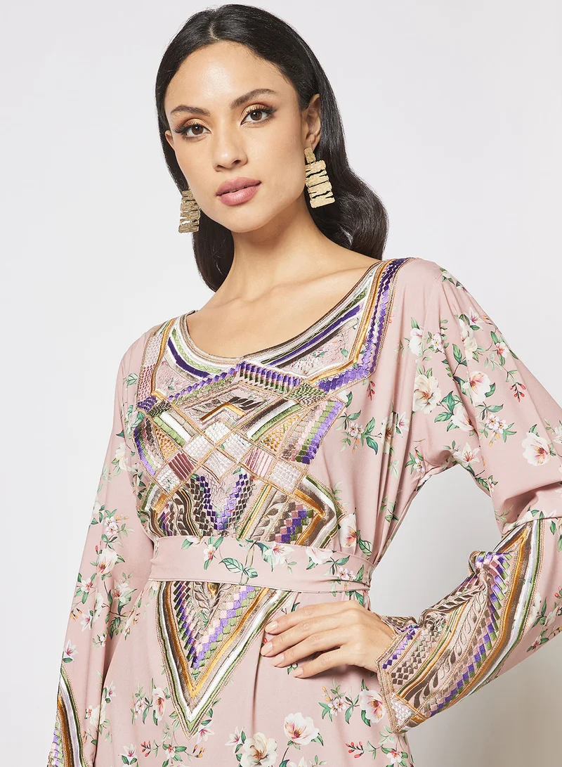 Hayat Jalabiya With Colored Abstract Embroidery In Front And Wrist With Belt